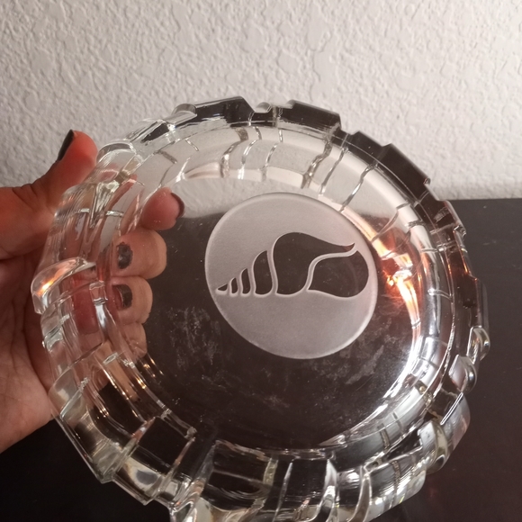 Signed Bormioli Rocco Italy Cut & Etched Crystal 6" Clear Ashtray. - Picture 4 of 6